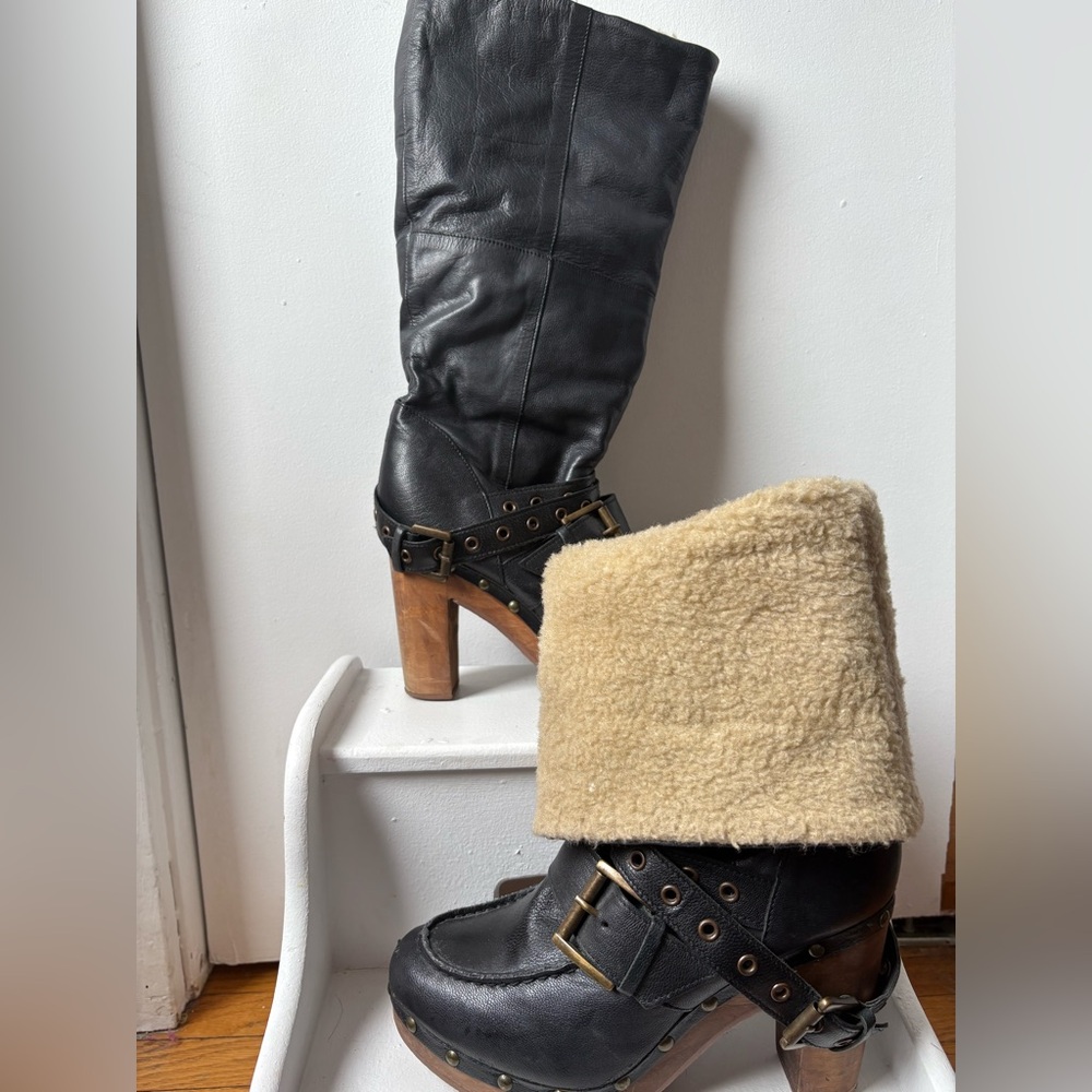 Black and Tan Women's Boots with Sherpa interior that can fold over into booties